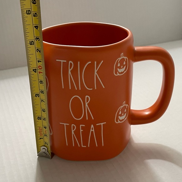 🎃 Rae Dunn Trick or Treat Pumpkins Coffee Mug Halloween Orange NEW - Picture 4 of 5
